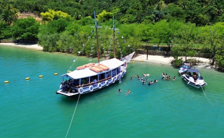 Passeio em escuna pelas ilhas em Salvador